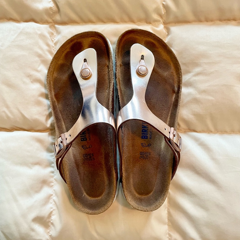 Rose Gold Gizeh Birkenstocks